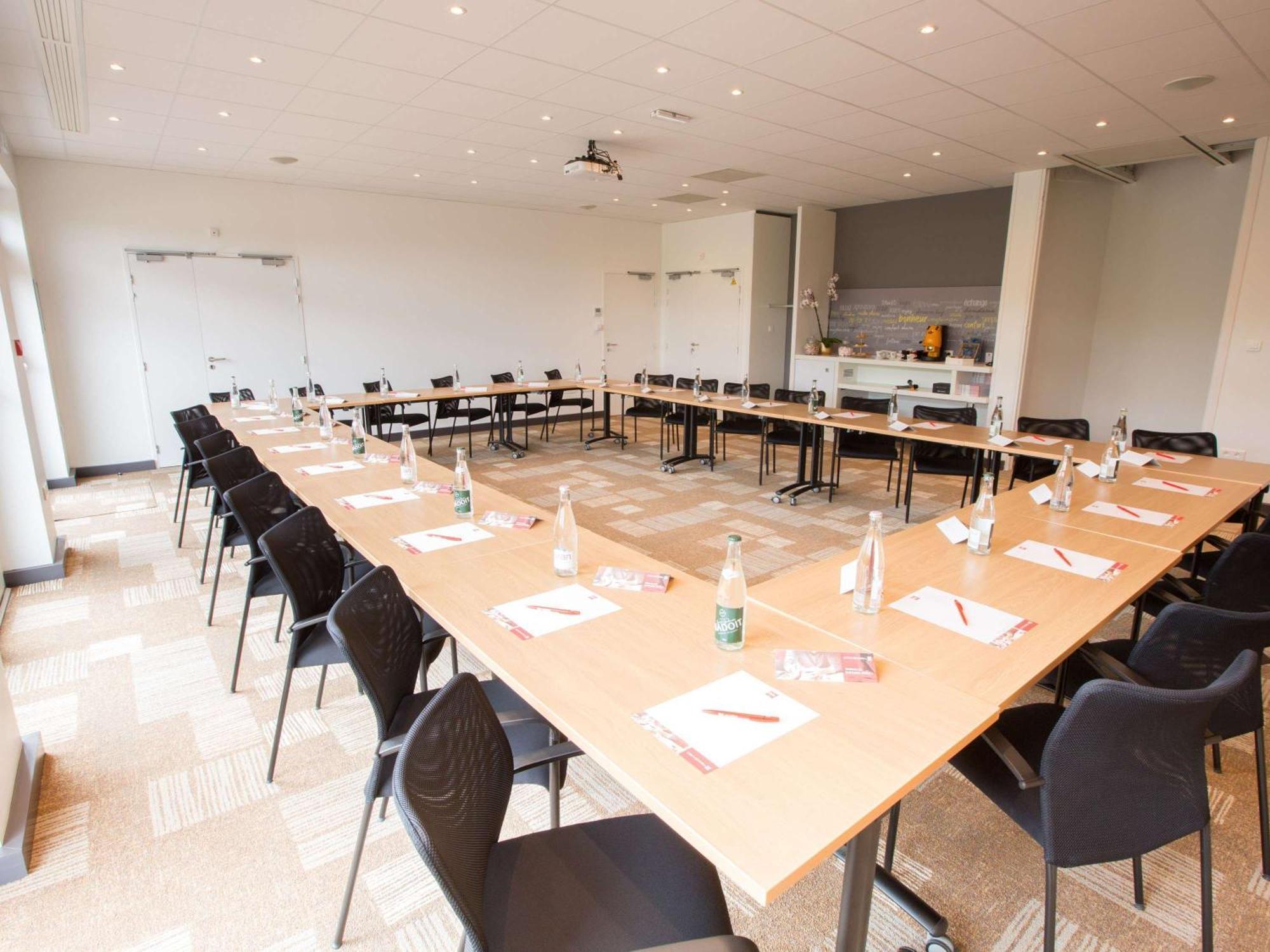 Ibis Cherbourg La Glacerie Exterior foto